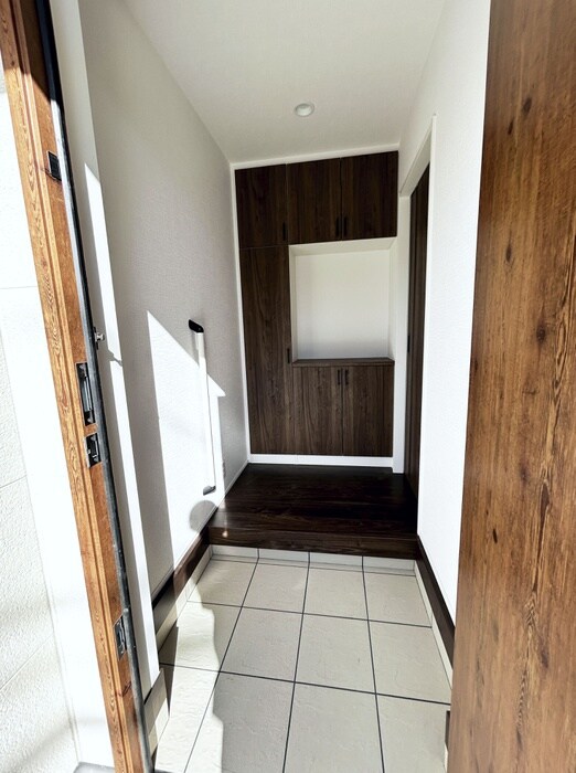 物件内観写真18　(玄関)