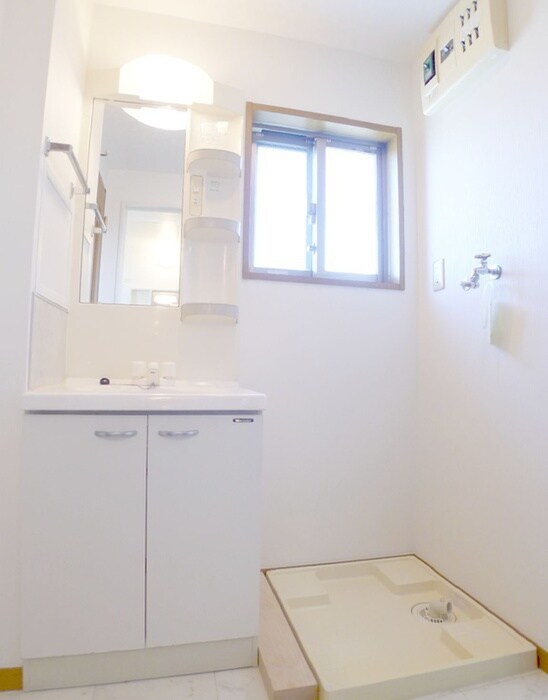 物件内観写真17　(洗濯機置場)