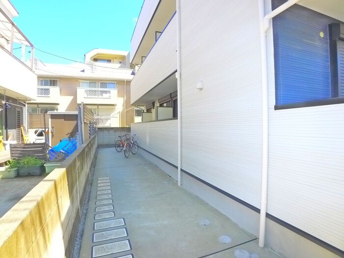 物件外観写真6　(駐輪場)