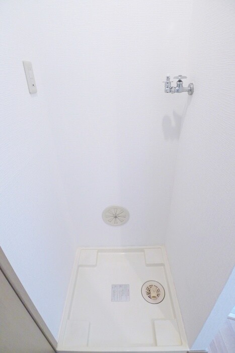 物件内観写真13　(洗濯機置場)