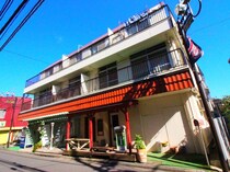 万代ビルの外観写真