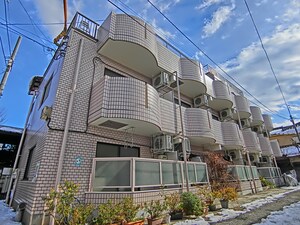 スモ－ル　フィ－ルド外観写真