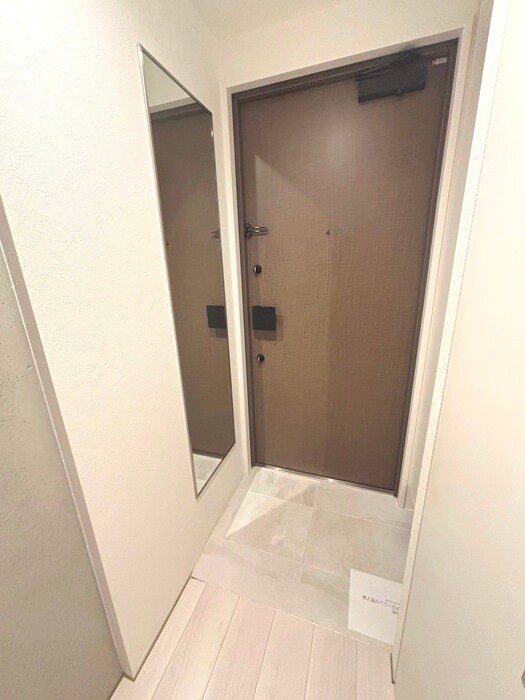 物件内観写真15　(玄関)