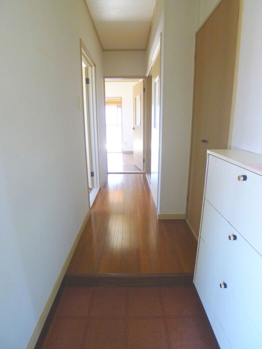 物件内観写真16　(玄関)