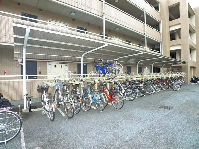 物件外観写真5　(駐輪場)