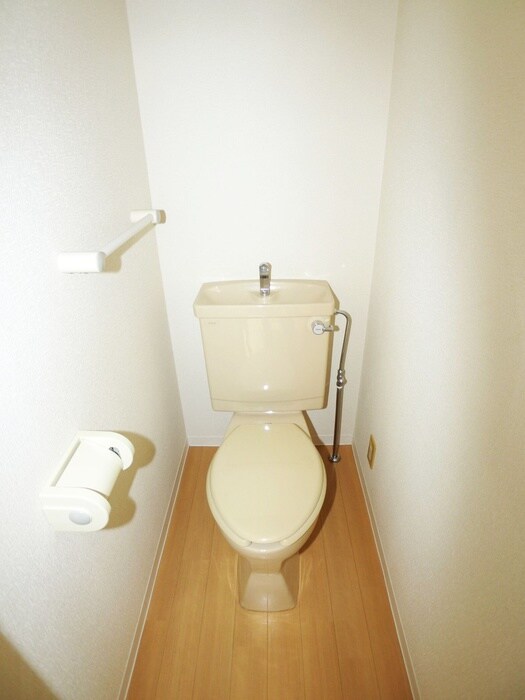 物件内観写真14　(トイレ)