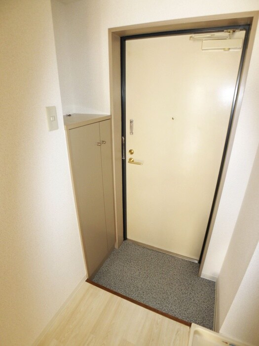 物件内観写真16　(玄関)