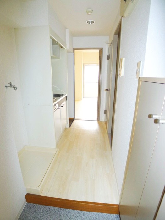 物件内観写真17　(廊下)