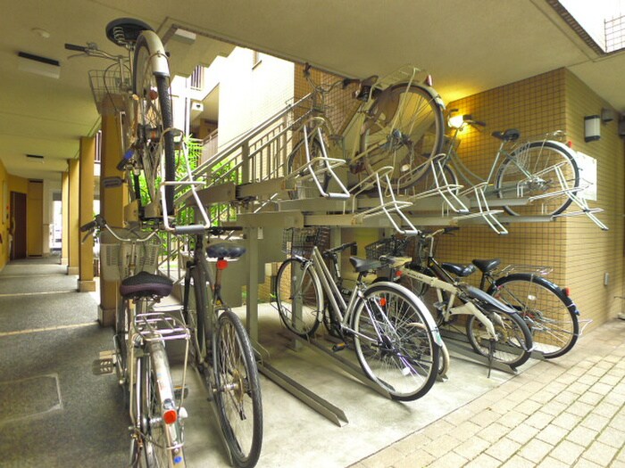 物件外観写真5　(駐輪場)