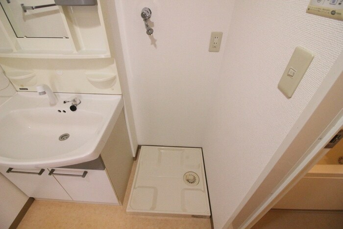 物件内観写真12　(洗濯機置場)