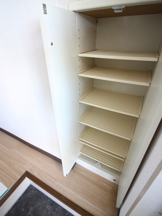 物件内観写真13　(靴箱)