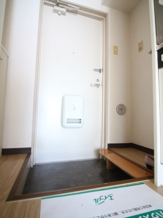 物件内観写真14　(玄関)