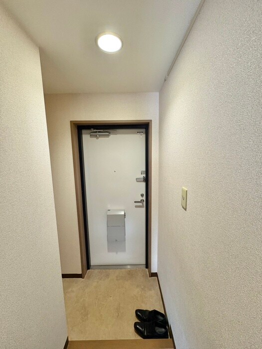 物件内観写真13　(玄関)