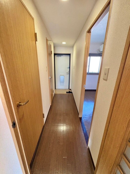 物件内観写真18　(廊下)