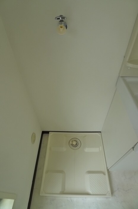 物件内観写真12　(洗濯機置場)