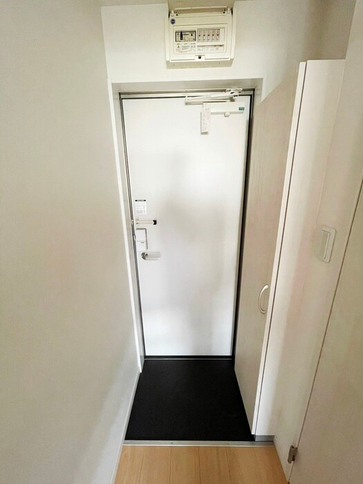 物件内観写真15　(玄関)