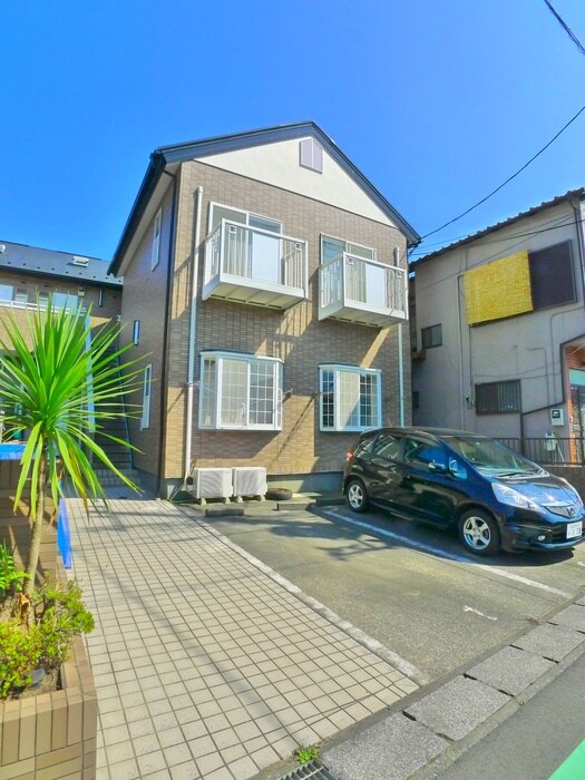 物件外観写真2　(エントランス部分)