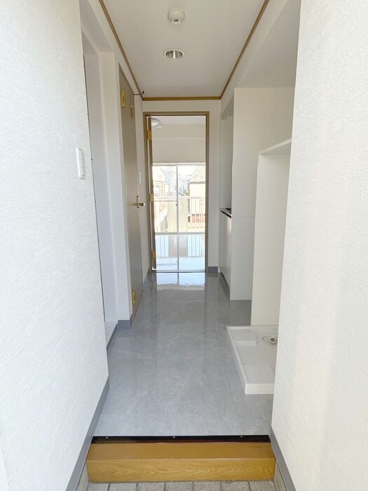 物件内観写真17　(玄関)