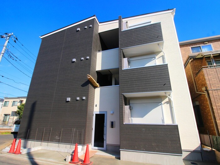 物件外観写真2　(建築中)