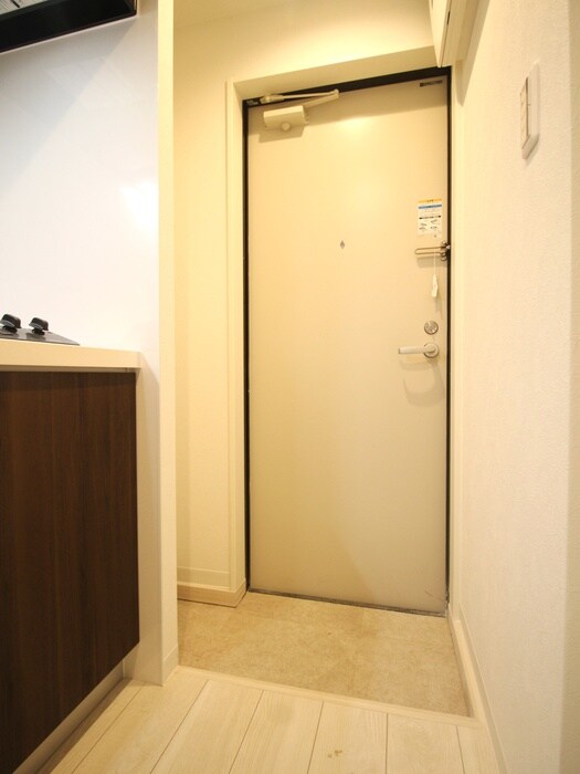 物件内観写真14　(玄関)