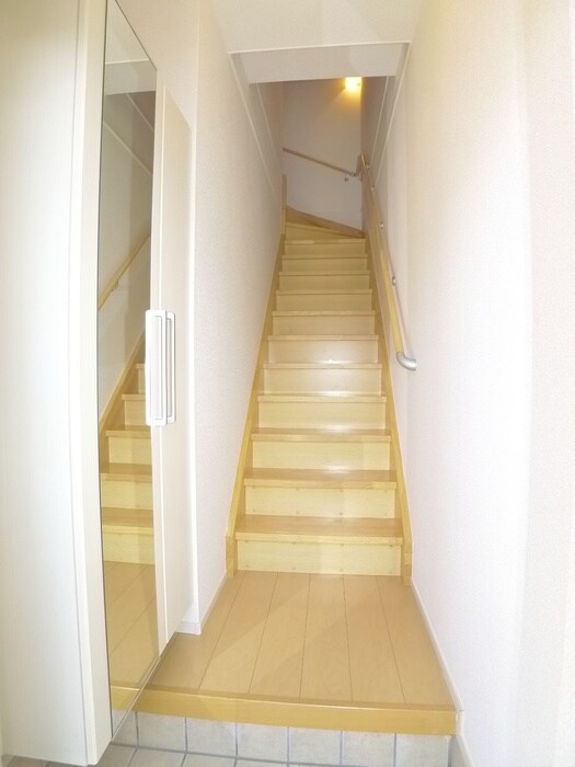 物件内観写真17　(玄関)