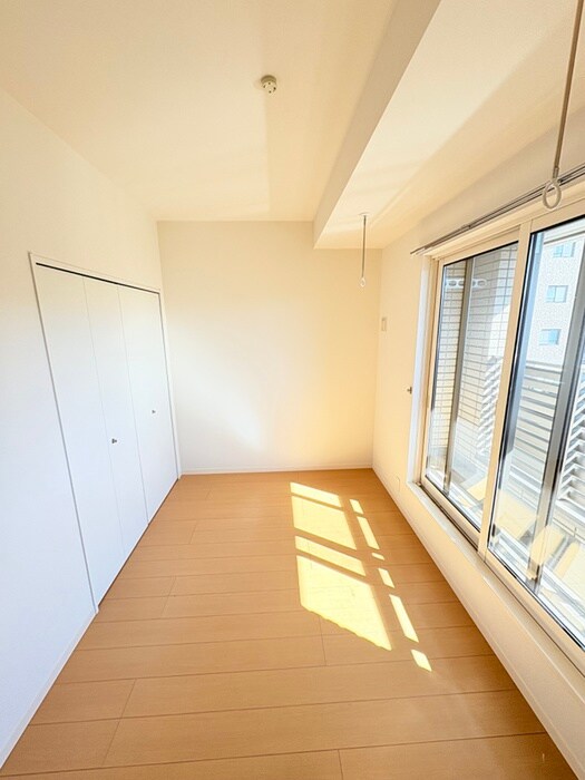 物件内観写真8　(室内からの展望)