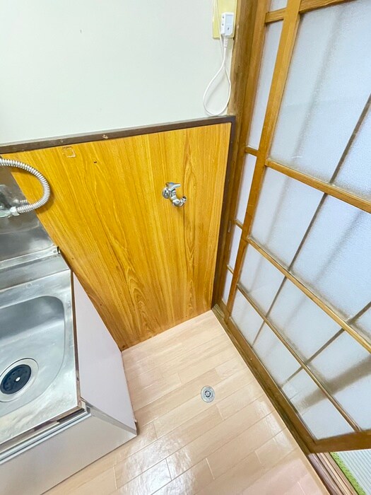 物件内観写真14　(洗濯機置場)