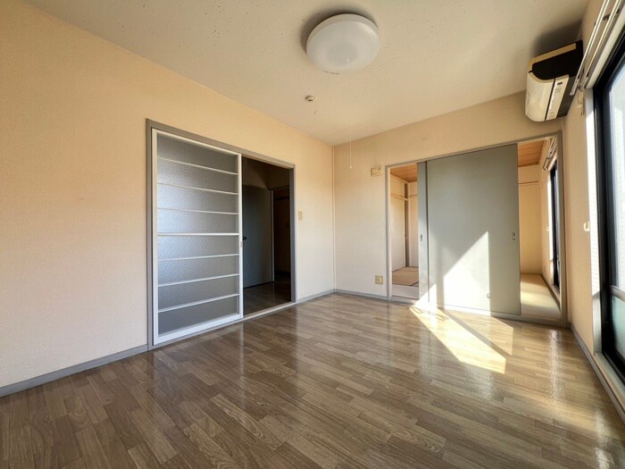 物件内観写真9　(居室)