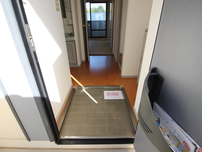 物件内観写真14　(玄関)