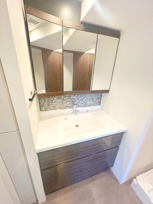 ﾘﾋﾞｵﾚｿﾞﾝ月島ｽﾃｰｼｮﾝﾌﾟﾚﾐｱの洗面