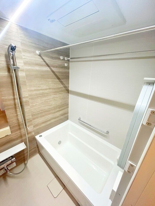 ﾘﾋﾞｵﾚｿﾞﾝ月島ｽﾃｰｼｮﾝﾌﾟﾚﾐｱのバス