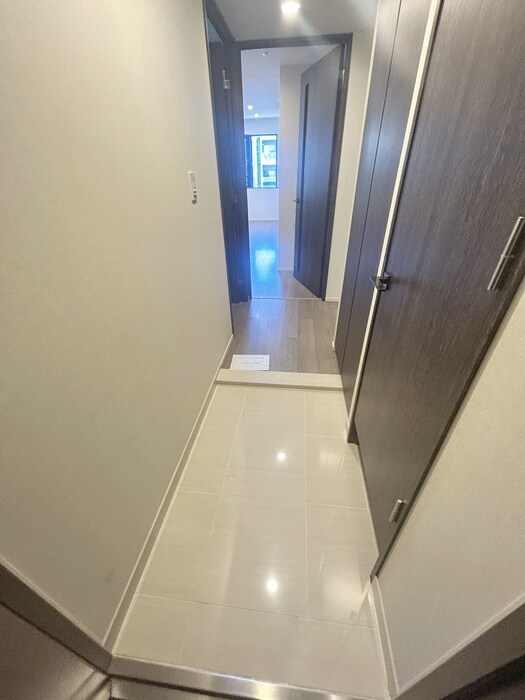 物件内観写真18　(玄関)