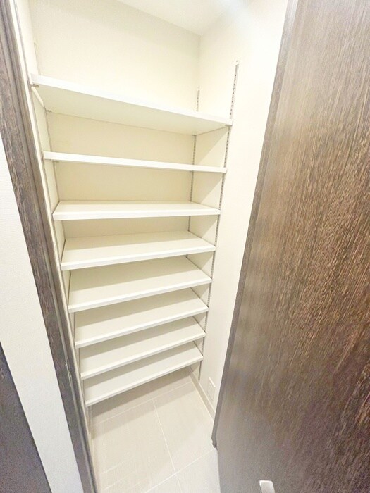 ﾘﾋﾞｵﾚｿﾞﾝ月島ｽﾃｰｼｮﾝﾌﾟﾚﾐｱの靴箱