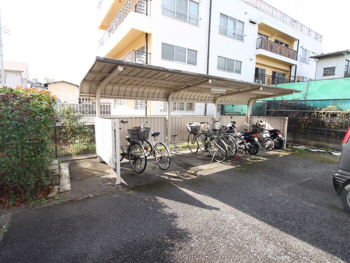 物件外観写真5　(駐輪場)