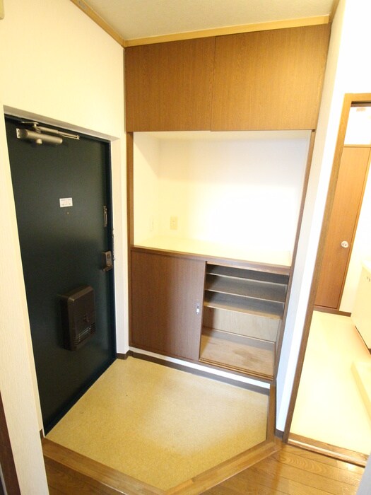 物件内観写真16　(玄関)