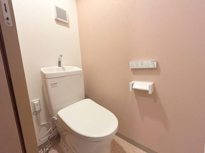 物件内観写真13　(トイレ)