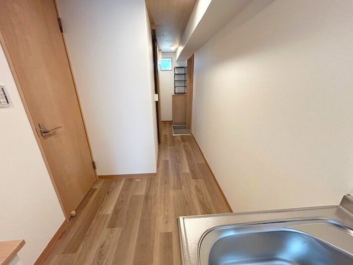 物件内観写真17　(廊下)