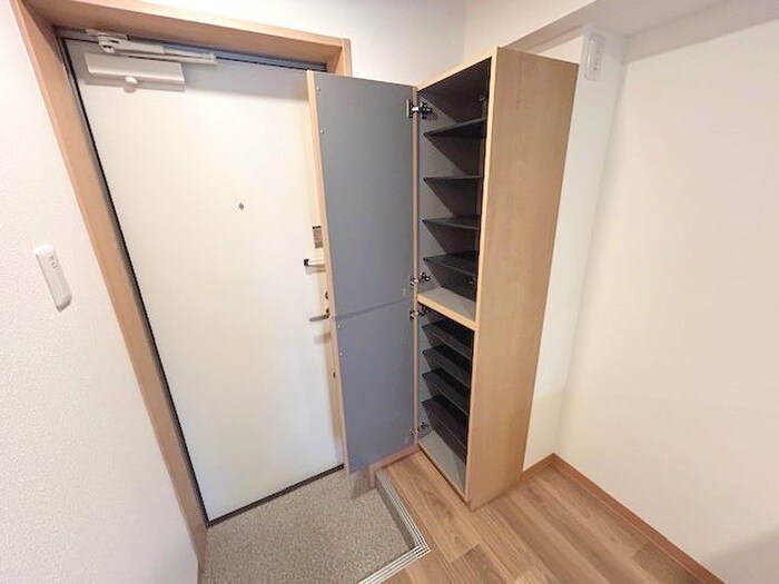 物件内観写真18　(玄関)