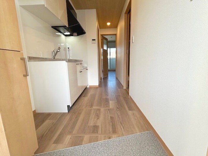 物件内観写真20　(廊下)