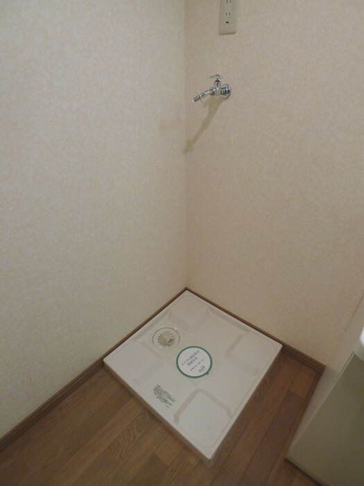 物件内観写真12　(洗濯機置場)