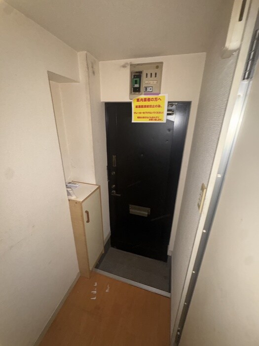 物件内観写真12　(玄関)