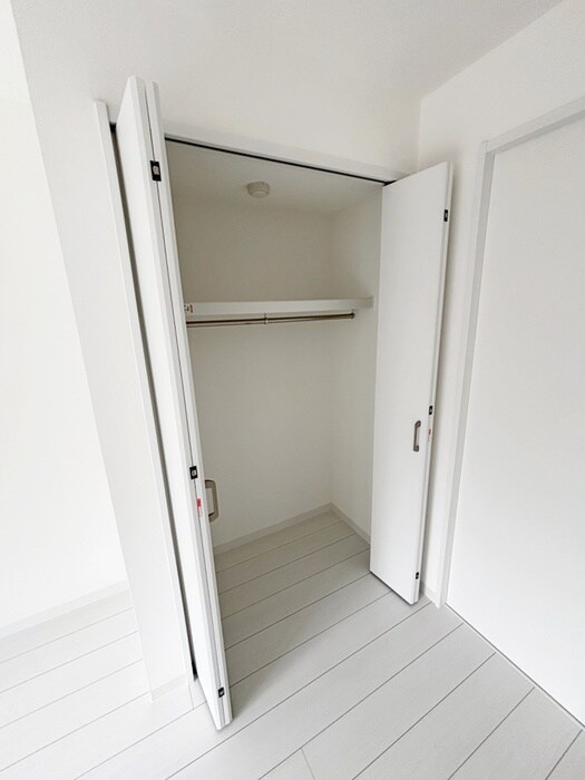 物件内観写真15　(収納)