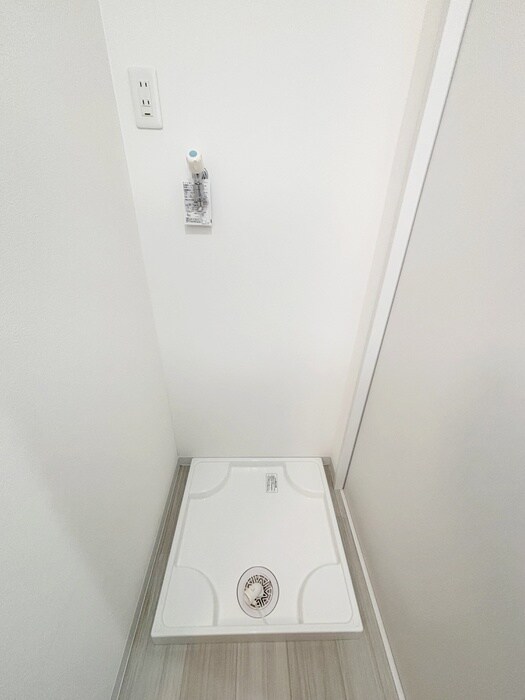 物件内観写真16　(洗濯機置場)