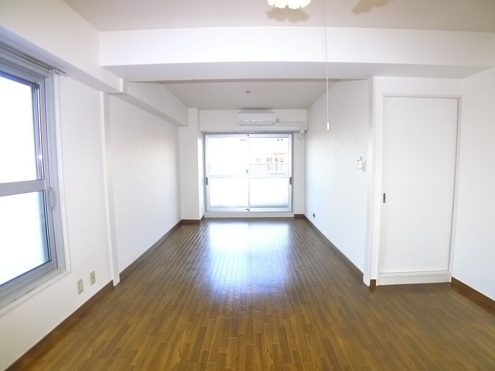 物件内観写真4　(居室)