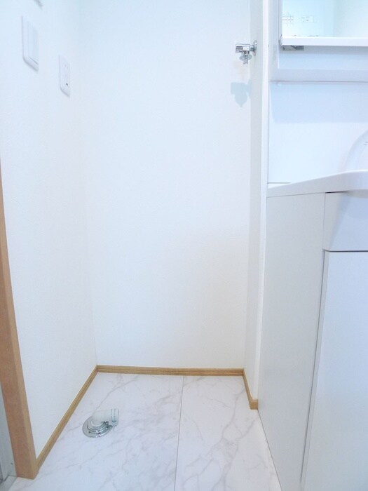 物件内観写真15　(洗濯機置場)