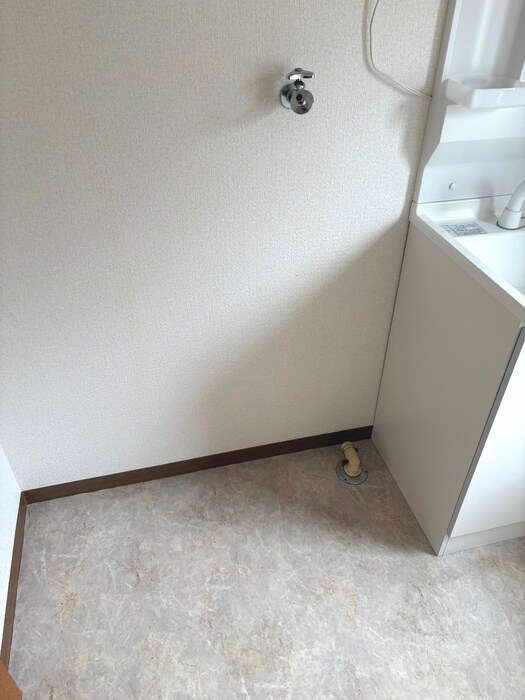 物件内観写真8　(洗濯機置場)