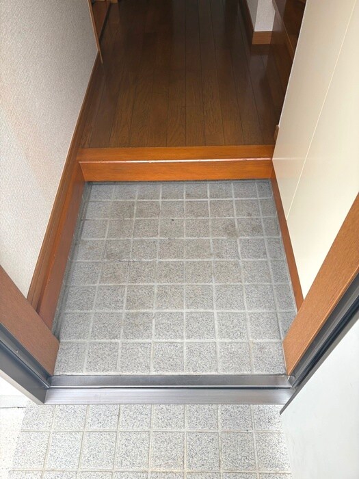 物件内観写真11　(玄関)