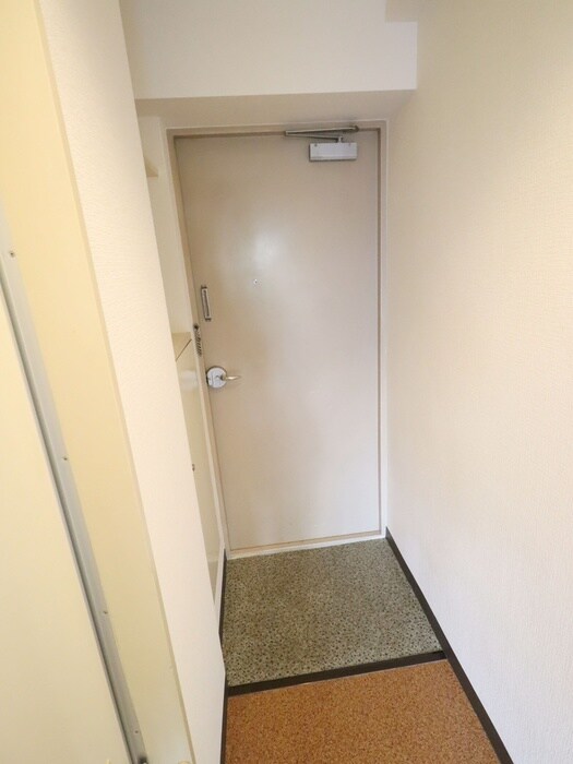 物件内観写真15　(玄関)