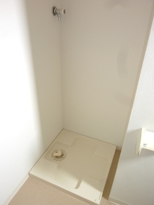 物件内観写真14　(洗濯機置場)