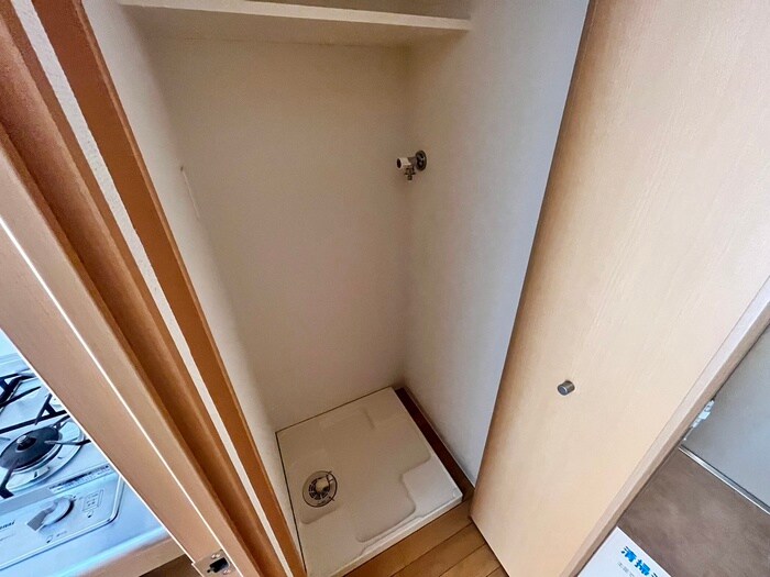 物件内観写真18　(洗濯機置場)